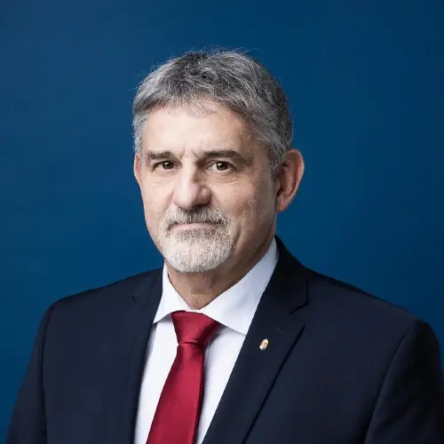Dr_György_István_500x500